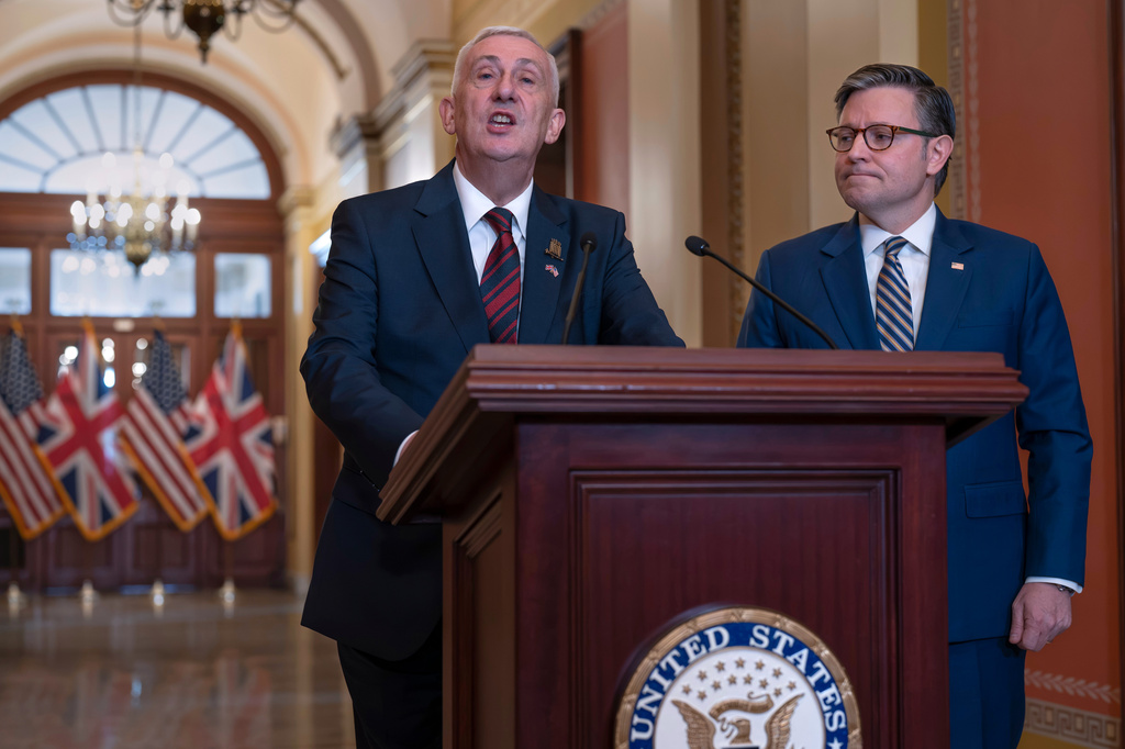 Lindsay Hoyle, speaker of the House of Commons, left, is welcomed by Speaker of the House Mike Johnson, R-La., as they meet at the Capitol in Washington, Tuesday, July 21, 2026. (AP Photo/J. Scott Applewhite)