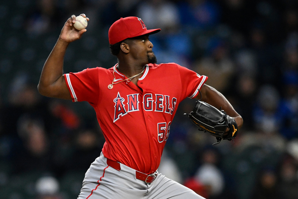 Los Angeles Angels starter Jose Soriano delivers a pitch during the first inning of a baseball game against the Chicago Cubs in Chicago, Tuesday, March 31, 2026. (AP Photo/Paul Beaty)