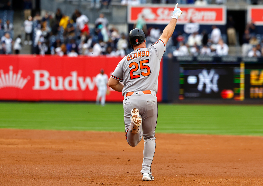 Baltimore Orioles' Pete Alonso runs the bases after hitting a home run against the New York Yankees during the third inning in the first baseball game of a doubleheader, Friday, Sept. 25, 2026, in New York. (AP Photo/Noah K. Murray)