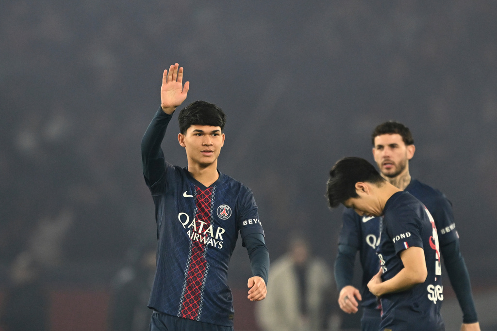 PSG's Dro Fernandez gestures before the French League One soccer match between Paris Saint-Germain and Metz in Paris, France, Saturday, Feb. 21, 2026. (AP Photo/Emma Da Silva)