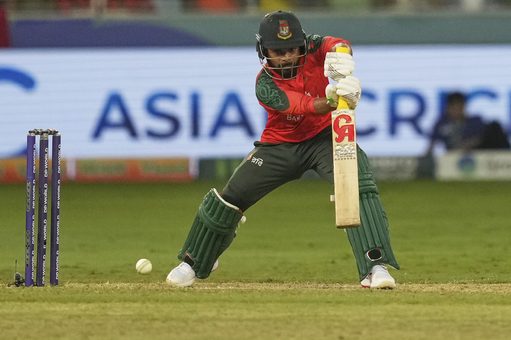 Bangladesh's Towhid Hridoy plays a shot during the Asia Cup cricket match between Bangladesh and Sri Lanka at Dubai International Cricket Stadium in Dubai, United Arab Emirates, Saturday, Sept. 20, 2025. (AP Photo/Altaf Qadri)