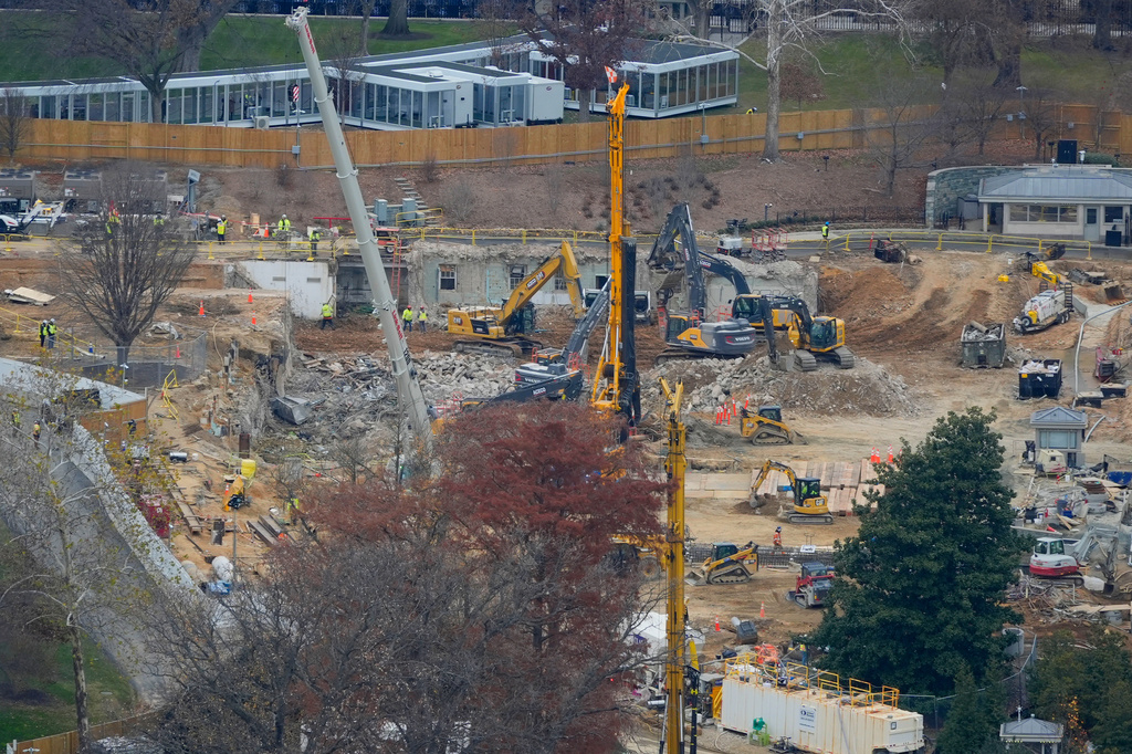 Work continues on the construction of the ballroom at the White House, Tuesday, Dec., 9, 2025, in Washington, where the East Wing once stood. (AP Photo/Pablo Martinez Monsivais)