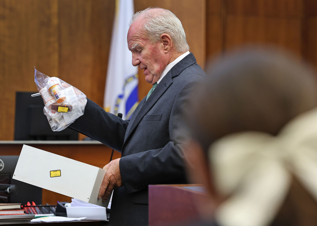 Defense attorney Kevin Reddington questions Dr. Gregory Saathoff about drugs found in a nightstand in the Clancy home during the Lindsay Clancy murder trial at Plymouth Superior Court in Plymouth, Mass. on Wednesday, August 26, 2026. (Greg Derr/The Patriot Ledger via AP, Pool)