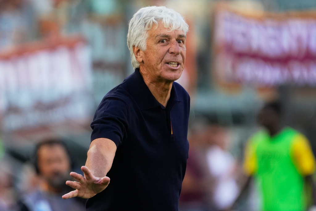 Roma's head coach Gian Piero Gasperini gestures during the Serie A soccer match between Roma and Verona at the Olympic Stadium, in Rome, Sunday, Sept. 28, 2025. (AP Photo/Gregorio Borgia)