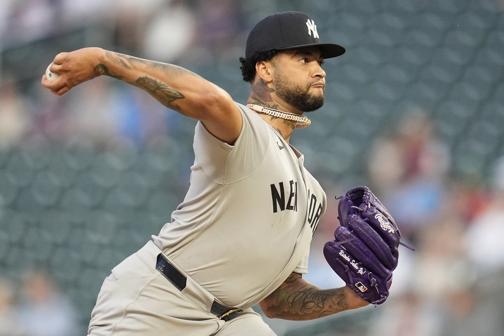 New York Yankees pitcher Luis Gil (81) works in the first inning of a baseball game against the Minnesota Twins, Wednesday, Sept. 17, 2025, in Minneapolis. (AP Photo/Mike Stewart)