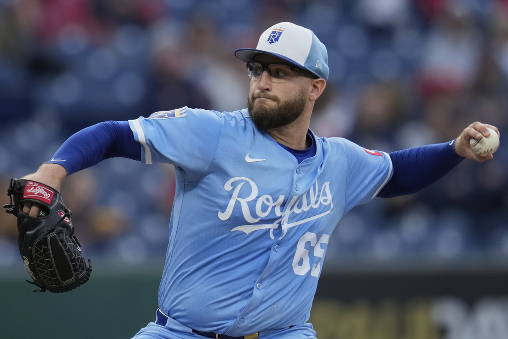 Kansas City Royals' Noah Cameron pitches in the first inning of a baseball game against the Cleveland Guardians in Cleveland, Tuesday, Sept. 9, 2025. (AP Photo/Sue Ogrocki)