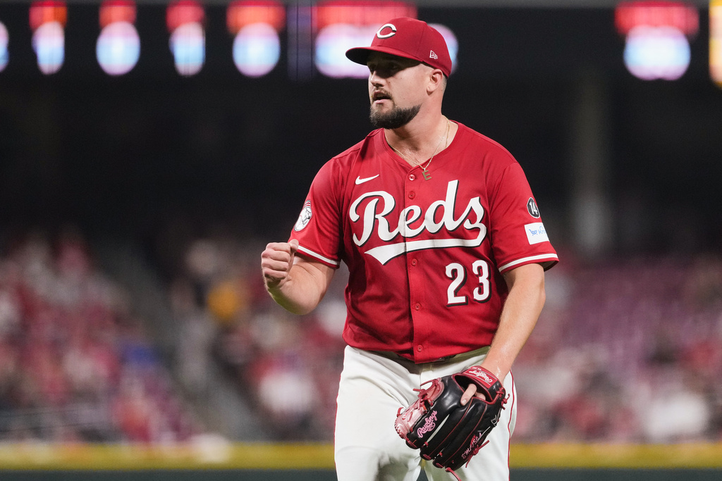 FILE - Cincinnati Reds' Graham Ashcraft pumps his fast after the last out top of the eighth inning of a baseball game against the Pittsburgh Pirates, Tuesday, Sept. 23, 2025, in Cincinnati. (AP Photo/Kareem Elgazzar, File)