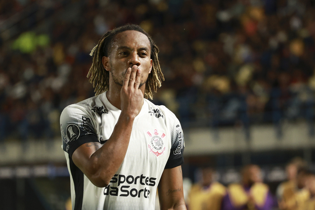 FILE - Andre Carrillo of Brazil's Corinthians celebrates scoring his side's opening goal against Venezuela's Universidad Central during a Copa Libertadores soccer match in Caracas, Venezuela, Feb. 19, 2025. (AP Photo/Jesus Vargas, File)