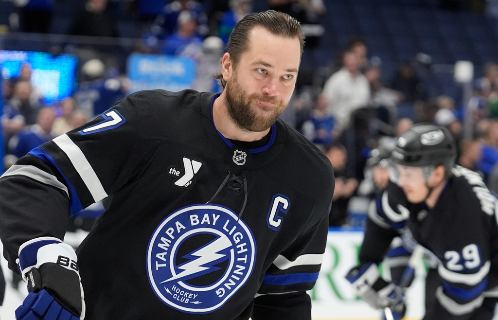 FILE - Tampa Bay Lightning defenseman Victor Hedman (77) warms up before an NHL hockey game against the New York Islanders, Dec. 6, 2025, in Tampa, Fla. (AP Photo/Chris O'Meara, File)
