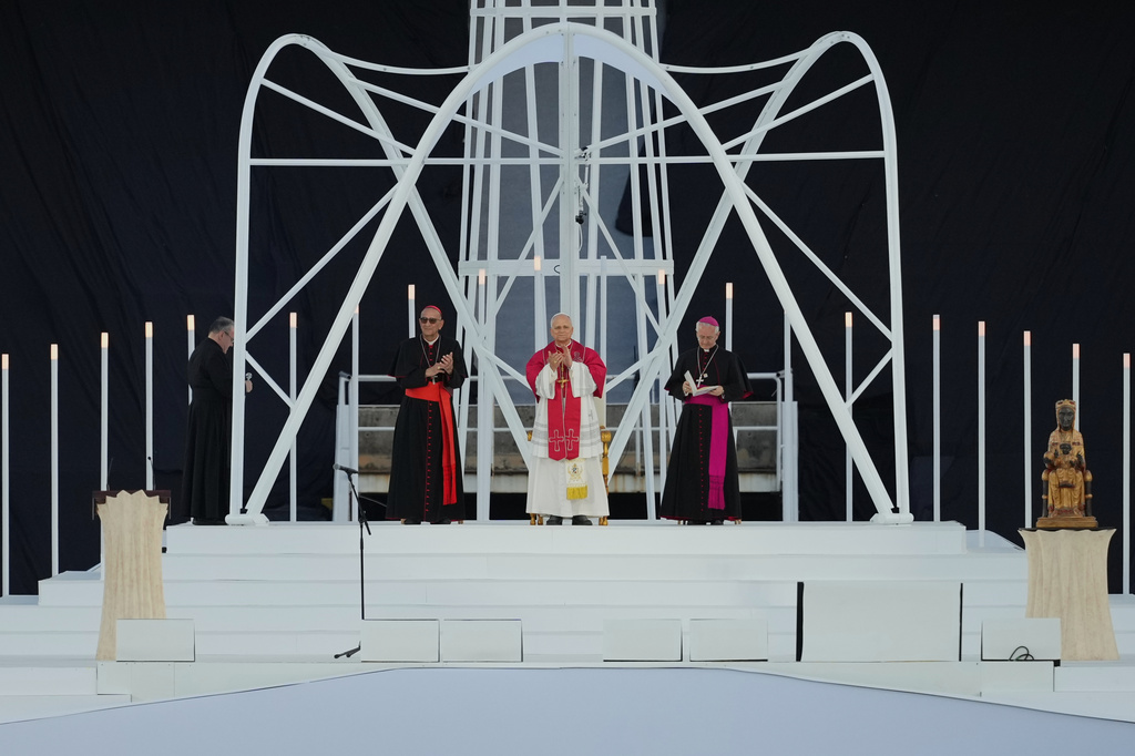 Pope Leo XIV leads a vigil of prayer at the Lluis Companys Olympic Stadium, in Barcelona, Tuesday, June 9, 2026. (AP Photo/Alessandra Tarantino)