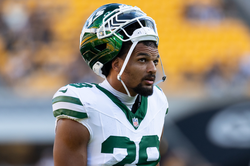 FILE - New York Jets defensive back Minkah Fitzpatrick (29) warms up before an NFL preseason football game in Pittsburgh, Aug. 21, 2026. (AP Photo/Matt Durisko, File)