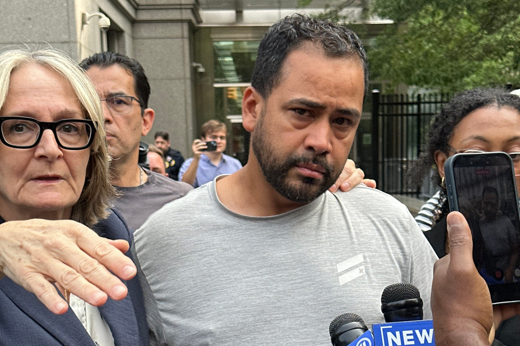 Manuel Hernandez leaves U.S. district court in Manhattan with his lawyer, Amy Gallicchio, on Monday, Aug. 10, 2026, after being charged in the deaths of two people in a boating accident in New York Harbor. (AP Photo/Larry Neumeister)