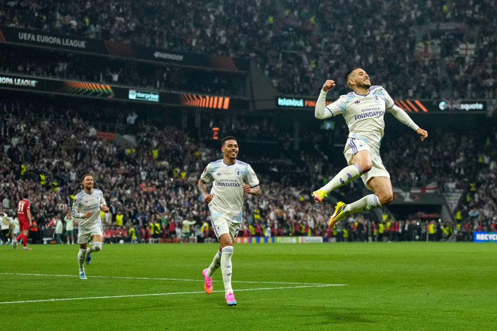 Aston Villa's Emiliano Buendia celebrates after scoring his side's second goal during the Europa League final soccer match between Freiburg and Aston Villa in Istanbul, Turkey, Wednesday, May 20, 2026. (AP Photo/Emrah Gurel)
