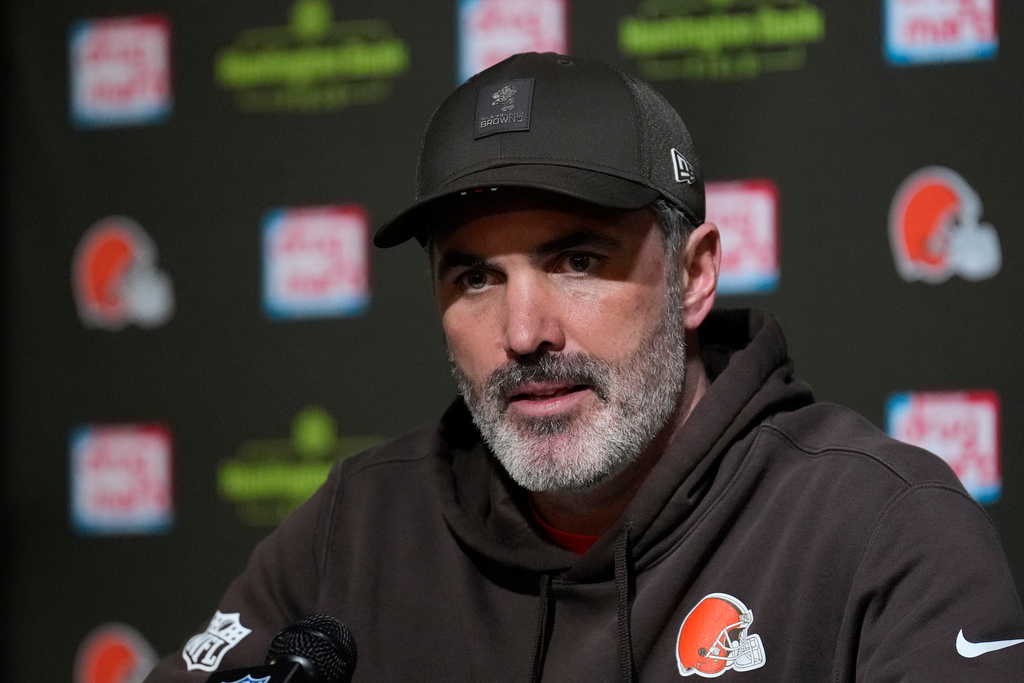 Cleveland Browns head coach Kevin Stefanski speaks during a news conference after an NFL football game against the Pittsburgh Steelers, Sunday, Dec. 28, 2025, in Cleveland. (AP Photo/Sue Ogrocki)