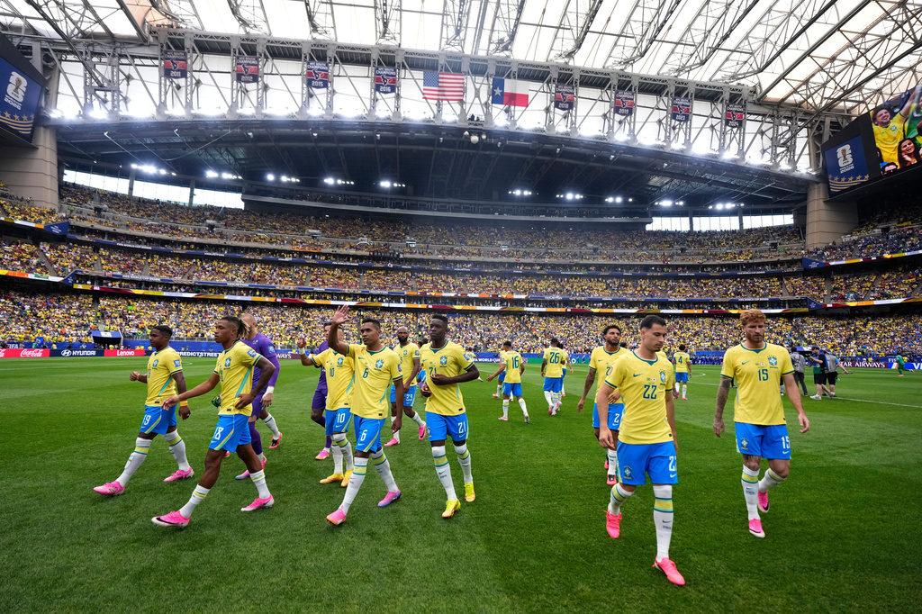 Brazil team pose before the World Cup round of 32 soccer match between Brazil and Japan in Houston, Monday, June 29, 2026. (AP Photo/Ashley Landis)