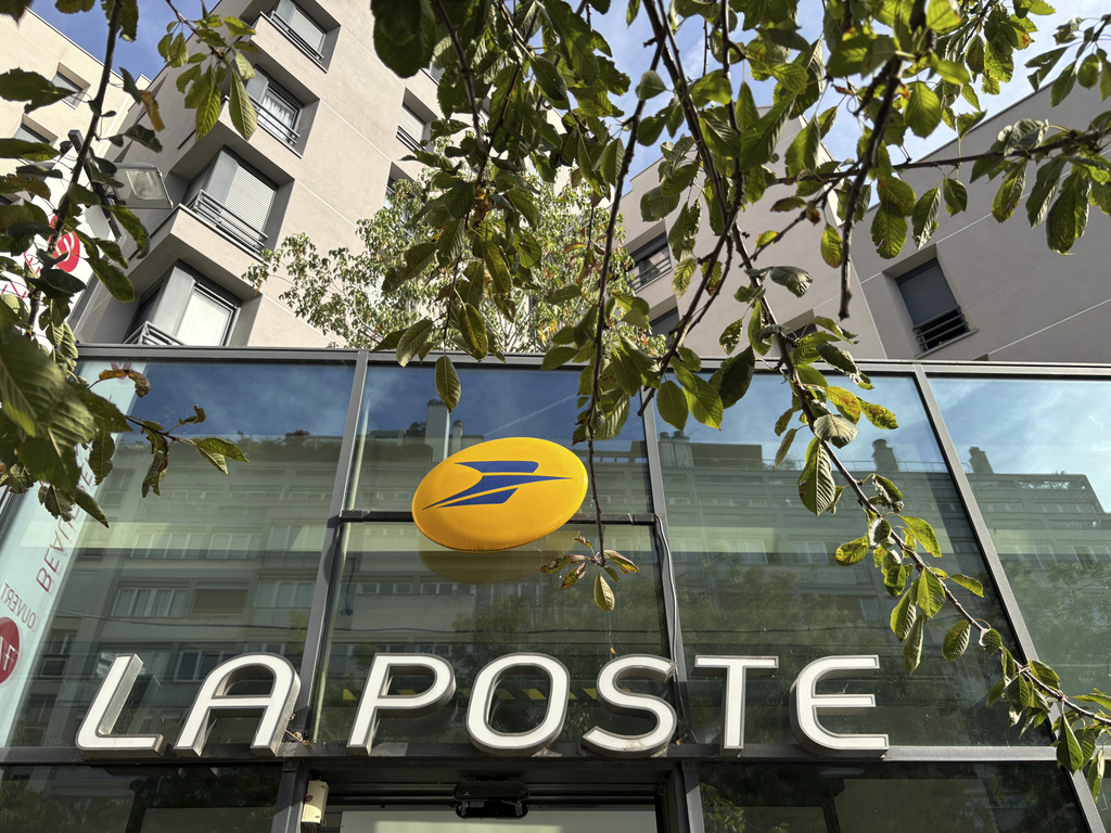 A general view of France's state-controlled mail carrier La Poste as it announced Friday it is temporarily suspending postal traffic to the United States starting Monday, except for gifts sent by individuals worth less than $100, in Paris, France, Saturday, Aug. 23, 2025. (AP Photo/Bertrand Combaldieu)