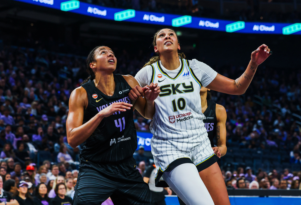 Golden State Valkyries center Kiah Stokes (41) and Chicago Sky center Kamilla Cardoso (10) prepare to rebound a free throw in the first half of a basketball match at Chase Center in San Francisco on Wednesday, May 13, 2026.(Yalonda M. James/San Francisco Chronicle via AP)