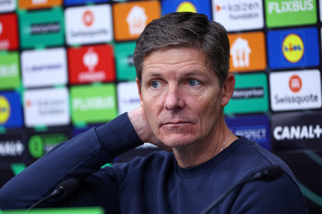 Crystal Palace's head coach Oliver Glasner attends a press conference after the Europa Conference League opening phase soccer match between Strasbourg and Crystal Palace in Strasbourg, France, Thursday, Nov. 27, 2025. (AP Photo/Antonin Utz)