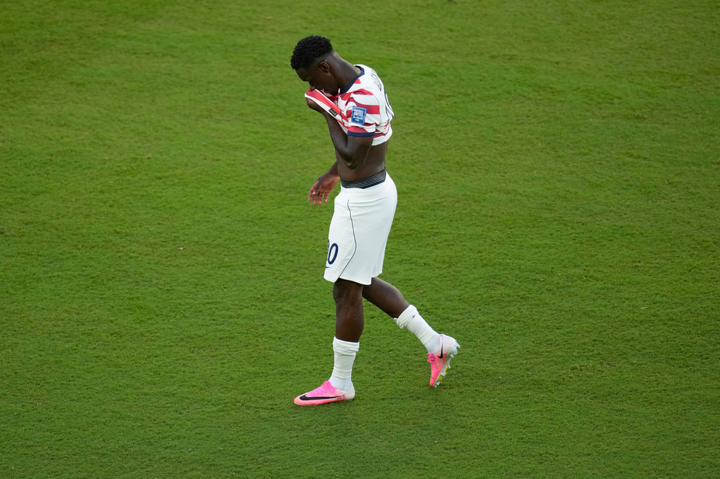United States' Folarin Balogun (20) reacts to a red card during the World Cup round of 32 soccer match between the United States and Bosnia in Santa Clara, Calif., near San Francisco, Wednesday, July 1, 2026. (AP Photo/Jeff Chiu)