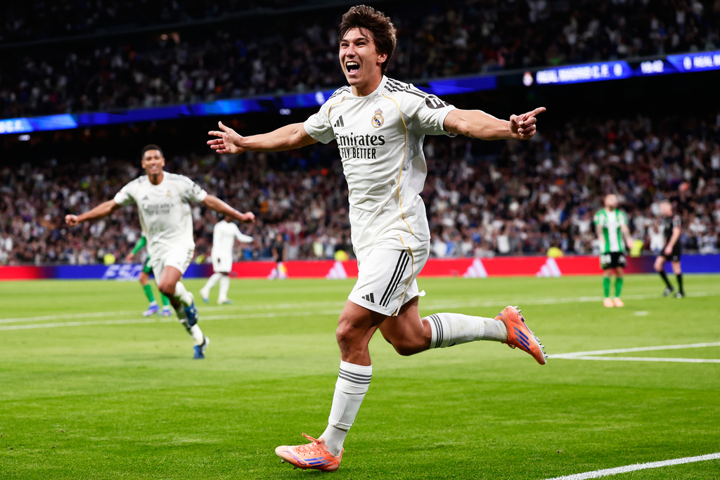 Real Madrid's Gonzalo Garcia celebrates after scoring his sides first goal during the Spanish La Liga soccer match between Real Madrid and Real Betis Sevilla in Madrid, Spain, Sunday, Jan. 4, 2026. (AP Photo/Pablo Garcia)