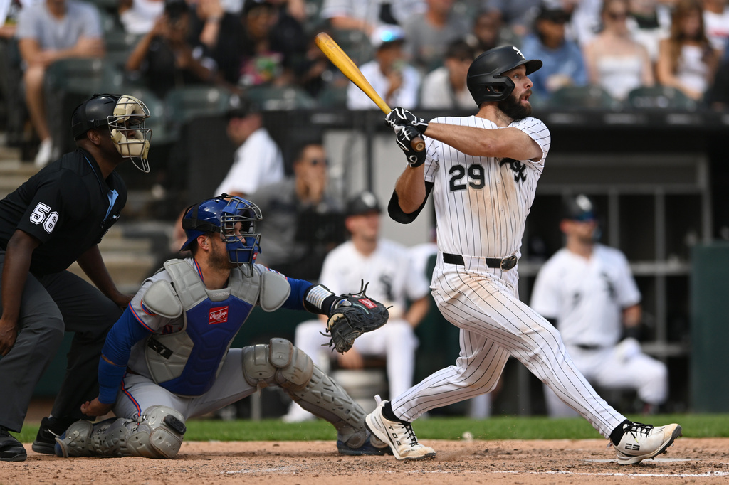 Chicago White Sox's Tristan Peters (29) watches his walkoff solo home run against the New York Mets during the ninth inning of a baseball game in Chicago, Sunday, Aug. 23, 2026. (AP Photo/Paul Beaty)