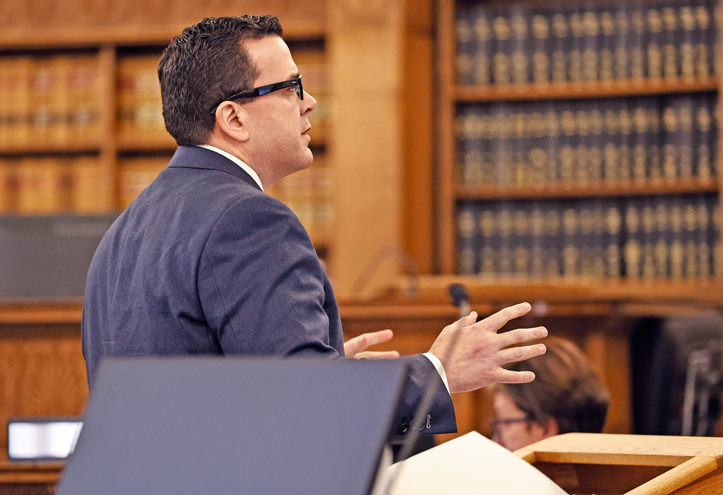Norfolk prosecutor Greg Connor outlines his case for the jury. Opening statements in the Brian Walshe murder trial in Norfolk Superior Court, Dedham, Mass., Monday, Dec. 1, 2025 (Greg Derr/The Patriot Ledger via AP, Pool)