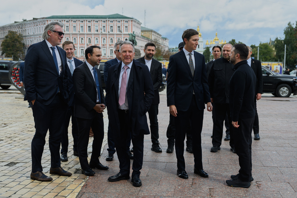 In this photo provided by the Ukrainian Presidential Press Office, Ukraine's President Volodymyr Zelenskyy, right, greets U.S. President Donald Trump's envoys Jared Kushner and Steve Witkoff prior to talks in Kyiv, Ukraine, Sunday, Sept. 6, 2026.(Ukrainian Presidential Press Office via AP)