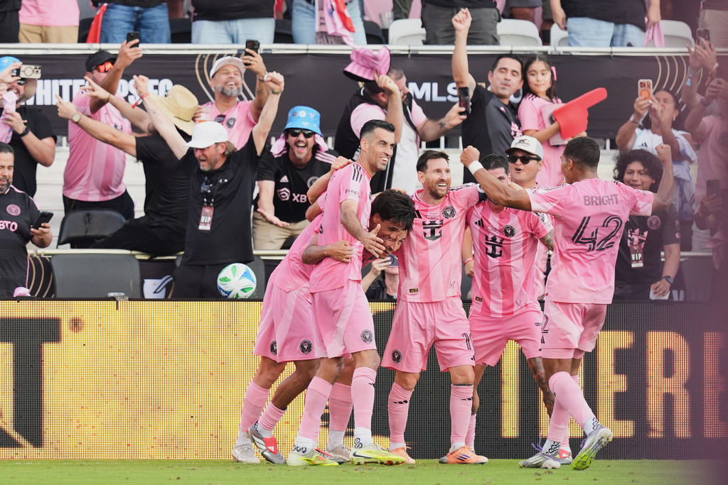 Inter Miami forward Lionel Messi (10) and his teammates celebrate after Inter Miami forward Tadeo Allende (21) scores a goal during the second half of the MLS Cup final soccer match against the Vancouver Whitecaps Saturday, Dec. 6, 2025, in Fort Lauderdale, Fla. (AP Photo/Rebecca Blackwell)