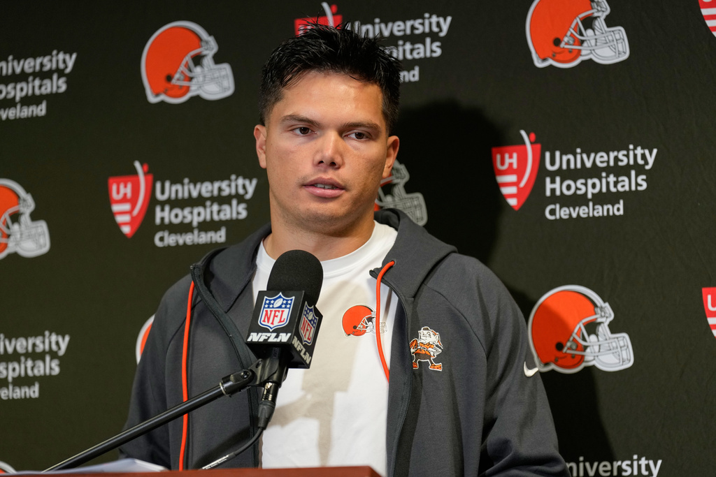 Cleveland Browns quarterback Dillon Gabriel speaks during a news conference after the Browns were defeated by the New York Jets in an NFL football game, Sunday, Nov. 9, 2025, in East Rutherford, N.J. (AP Photo/Seth Wenig)