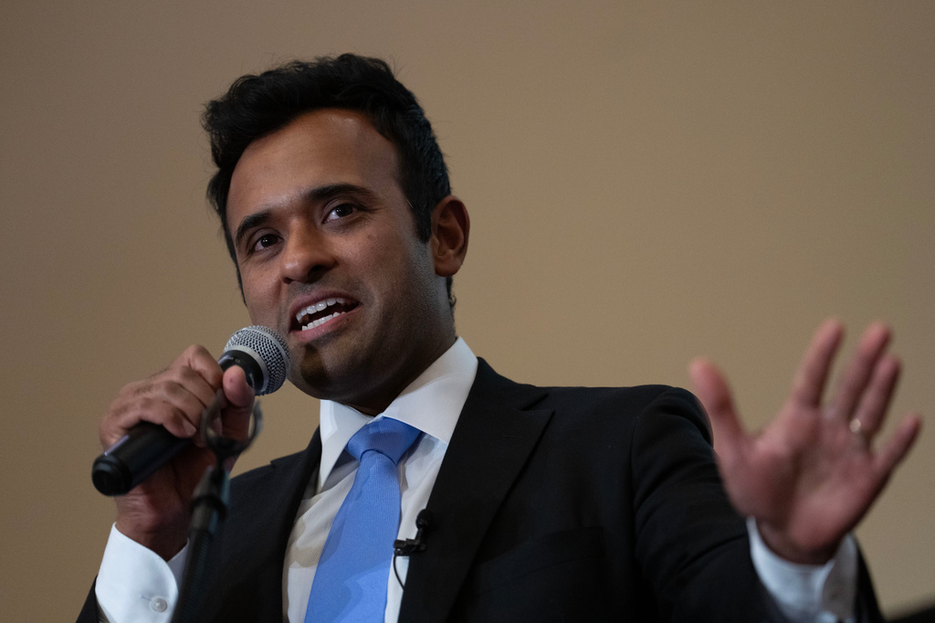 Republican Ohio gubernatorial candidate Vivek Ramaswamy speaks during the Warren County Republicans Lincoln Day Dinner at the Great Wolf Lodge in Mason, Ohio, Friday, April 10, 2026. (AP Photo/Carolyn Kaster)