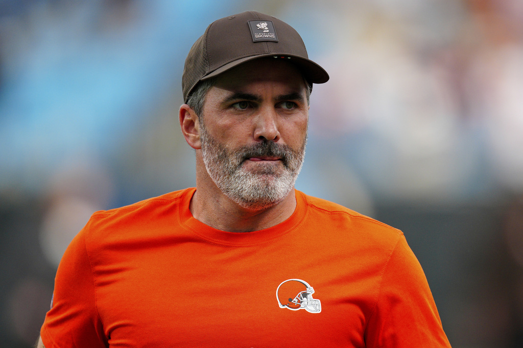 Cleveland Browns head coach Kevin Stefanski watches during warm ups before a preseason NFL football game against the Carolina Panthers on Friday, Aug. 8, 2025, in Charlotte, N.C. (AP Photo/Jacob Kupferman)