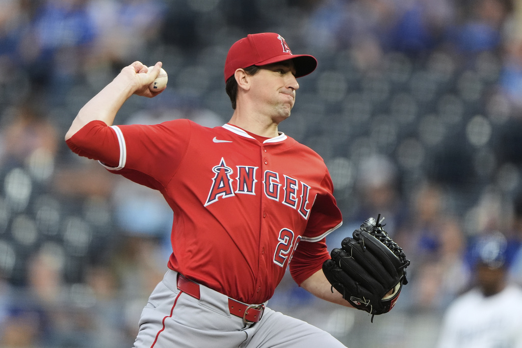 Los Angeles Angels starting pitcher Kyle Hendricks throws during the first inning of a baseball game against the Kansas City Royals, Thursday, Sept. 4, 2025, in Kansas City, Mo. (AP Photo/Charlie Riedel)