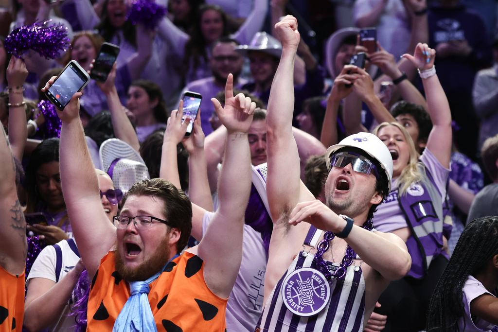 High Point fans react during the second half in the first round of the NCAA college basketball tournament against Wisconsin, Thursday, March 19, 2026, in Portland, Ore. (AP Photo/Craig Mitchelldyer)