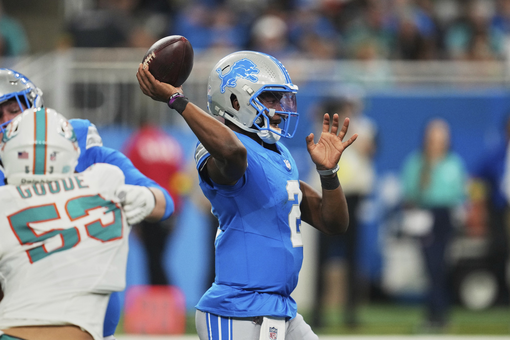 Detroit Lions quarterback Hendon Hooker (2) passes during the second half of an NFL preseason football game against the Miami Dolphins Saturday, Aug. 16, 2025, in Detroit. (AP Photo/Paul Sancya)