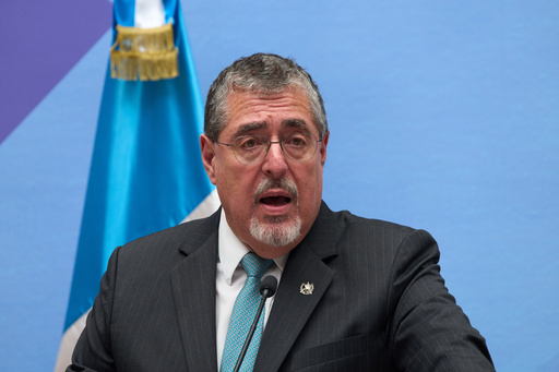 Guatemalan President Bernardo Arévalo gives a press conference about Barrio 18 gang members who escaped a maximum-security prison a week prior, in Guatemala City, Tuesday, Oct. 21, 2025. (AP Photo/Moises Castillo) Guatemalan President Bernardo Arévalo gives a press conference about Barrio 18 gang members who escaped a maximum-security prison a week prior, in Guatemala City, Tuesday, Oct. 21, 2025. (AP Photo/Moises Castillo)