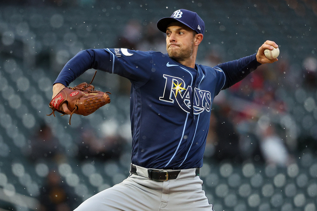 Tampa Bay Rays starting pitcher Steven Matz delivers against the Minnesota Twins during the first inning of baseball game, Saturday, April 4, 2026, in Minneapolis. (AP Photo/Matt Krohn)