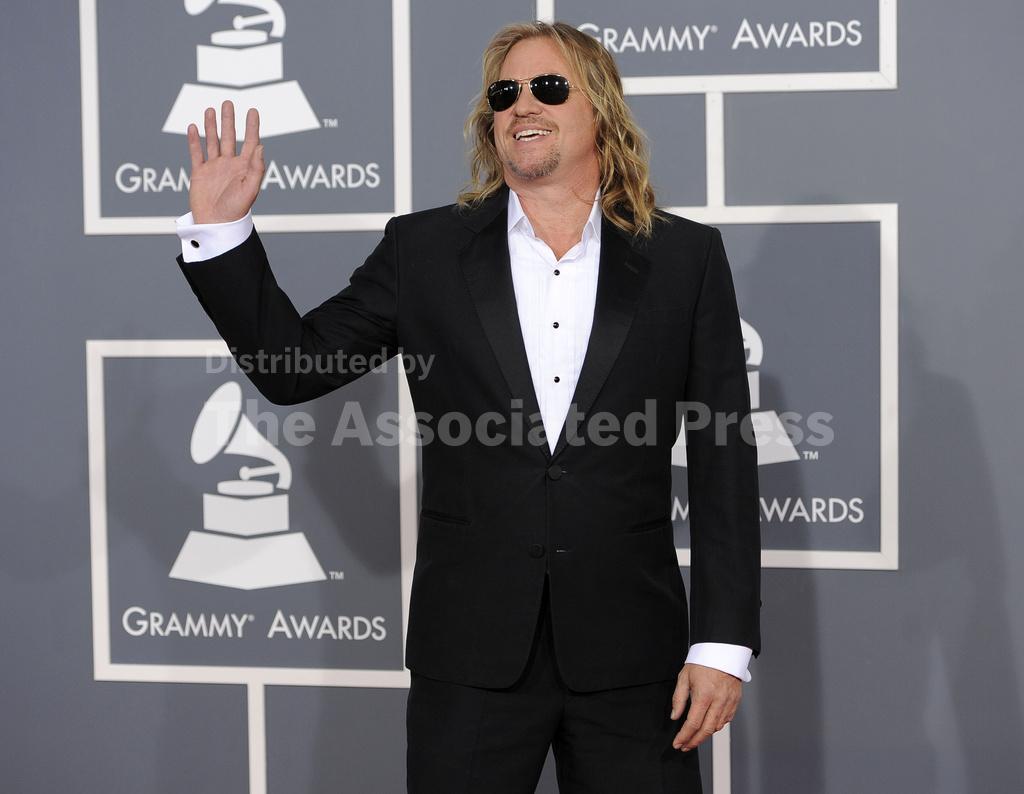 Val Kilmer, 'Top Gun' and Batman star with an intense approach, dies at ...