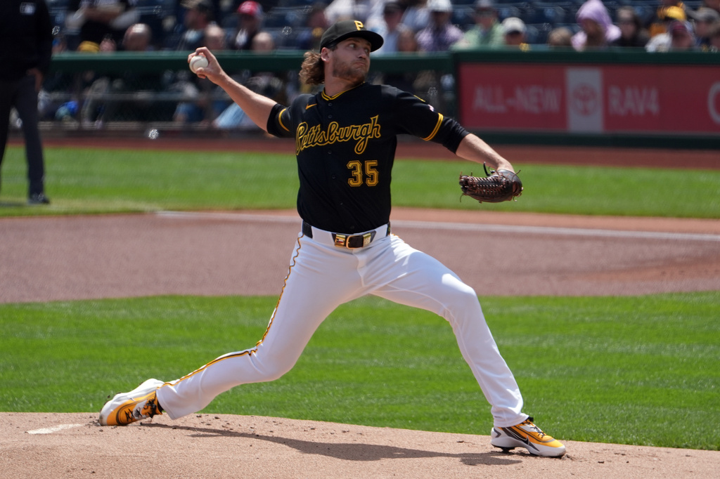 Pittsburgh Pirates pitcher Braxton Ashcraft delivers against the Cincinnati Reds in the first inning of a baseball game in Pittsburgh, Sunday, May 3, 2026. (AP Photo/Tom E. Puskar)