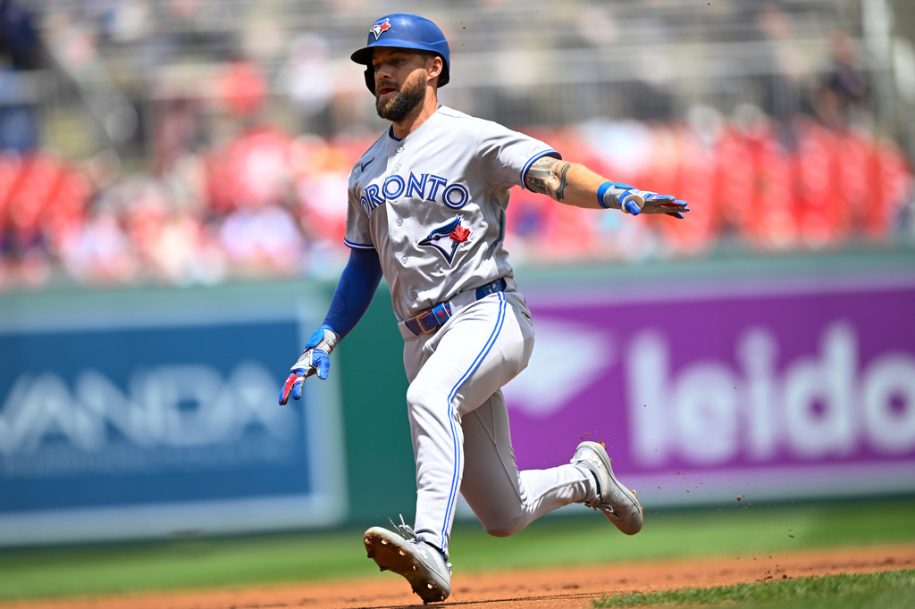 Toronto Blue Jays' Nathan Lukes advances to third base on a teammate Kazuma Okamoto's single during the first inning of a baseball game against the Washington Nationals, Wednesday, July 29, 2026, in Washington. (AP Photo/John McDonnell)