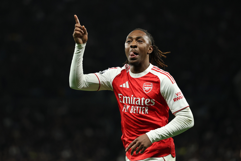 Arsenal's Eberechi Eze celebrates scoring his side's third goal during the English Premier League soccer match between Tottenham Hotspur and Arsenal in London, Sunday, Feb. 22, 2026.(AP Photo/Ian Walton)