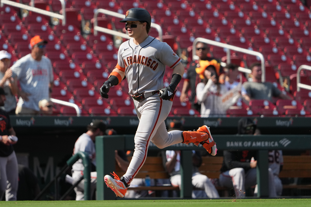 San Francisco Giants' Drew Gilbert rounds the bases after hitting a two-run home run during the 10th inning of a baseball game against the St. Louis Cardinals Wednesday, Sept. 16, 2026, in St. Louis. (AP Photo/Jeff Roberson)