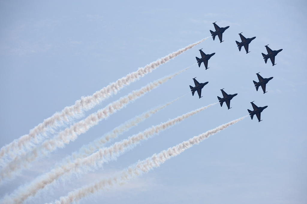 The Black Eagles South Korean Air Force aerobatic team performs maneuver during a celebration to mark 77th Armed Forces Day in Gyeryong, South Korea Wednesday, Oct. 1, 2025. (Kim Hong-Ji/Pool Photo via AP)