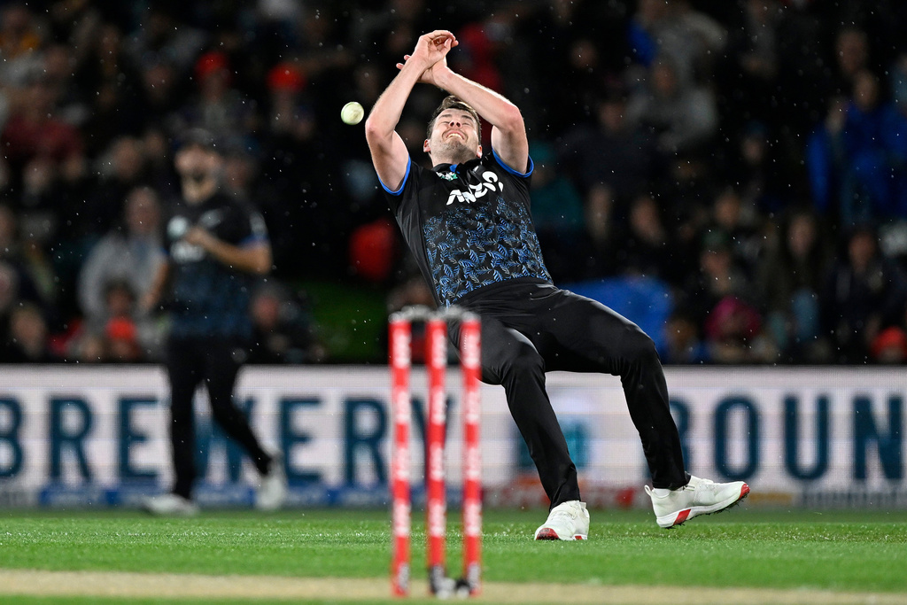 New Zealand's Jacob Duffy drops a catch during the T20 cricket international between New Zealand and England in Christchurch, New Zealand, Saturday, Oct.18, 2025. (Andrew Cornaga/Photosport via AP)