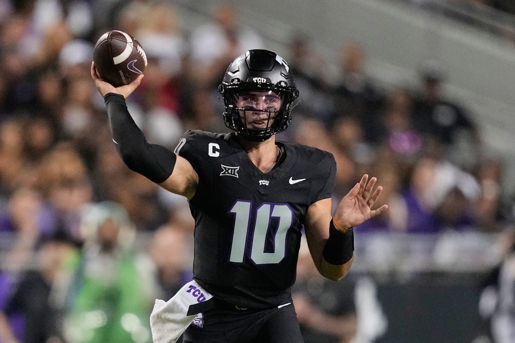 TCU quarterback Josh Hoover (10) throws a pass in the first half of an NCAA college football game against Colorado Saturday, Oct. 4, 2025, in Fort Worth, Texas. (AP Photo/Tony Gutierrez)