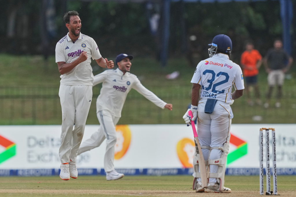 India's Prasidh Krishna celebrates taking the wicket of Sri Lanka's Lahiru Udara during day two of the second cricket test match between Sri Lanka and India in Colombo, Sri Lanka, Monday, Aug. 24, 2026. (AP Photo/Eranga Jayawardena)