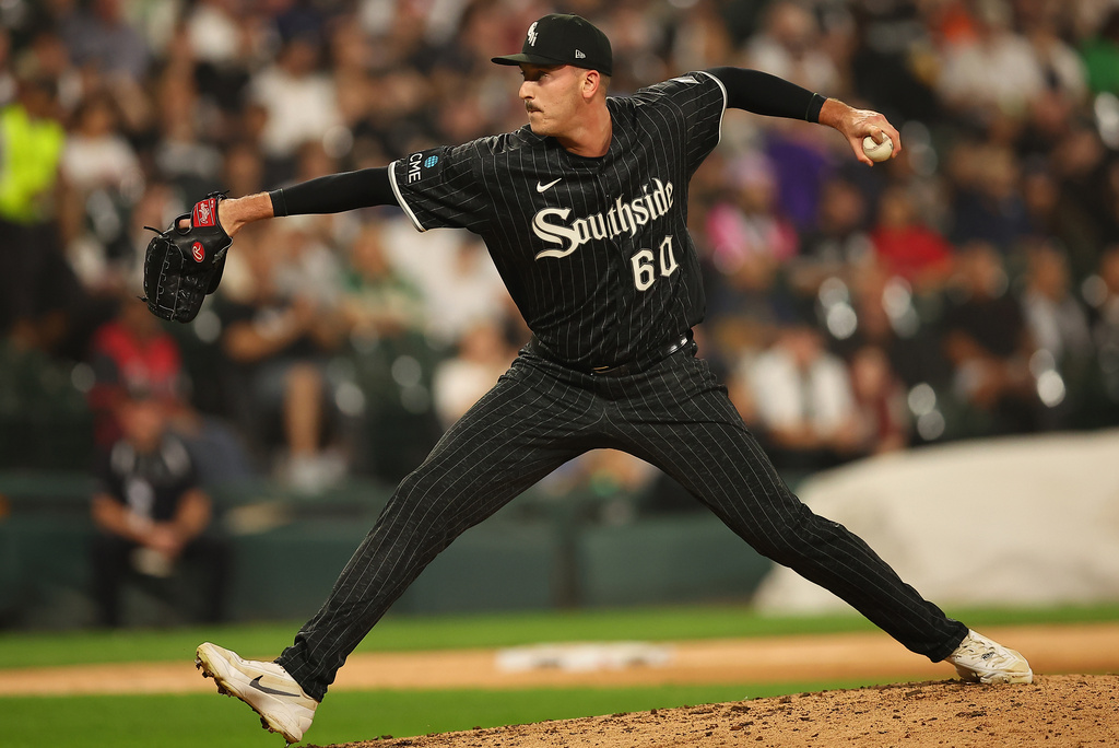 Chicago White Sox's Bryan Hudson throws during the fifth inning of a baseball game against the Detroit Tigers, Thursday, Sept. 17, 2026, in Chicago. (AP Photo/Melissa Tamez)