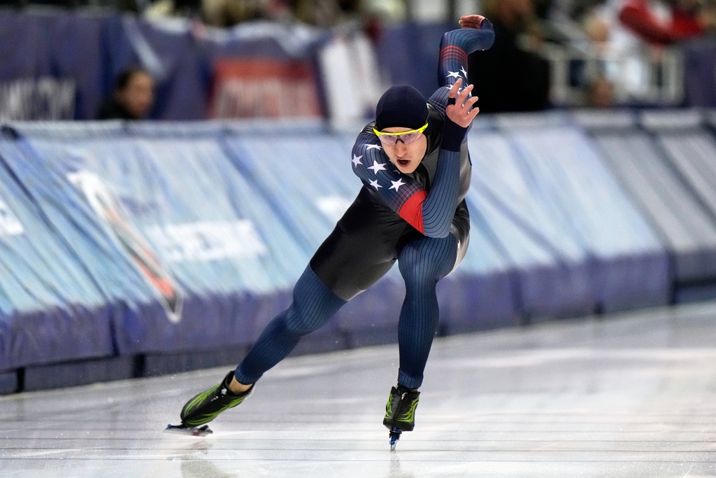 Jordan Stolz competes in the men's 500 meters at the U.S. Olympic trials for long track speed skating at the Pettit National Ice Center Sunday, Jan. 4, 2026 in Milwaukee. (AP Photo/Morry Gash)