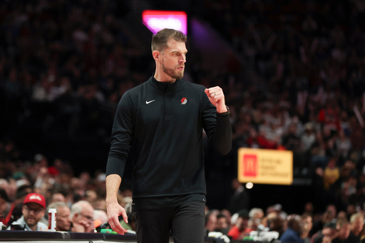 Portland Trail Blazers acting head coach Tiago Splitter reacts during the second half of an NBA basketball game against the Golden State Warriors Friday, Oct. 24, 2025, in Portland, Ore. (AP Photo/Amanda Loman) Portland Trail Blazers acting head coach Tiago Splitter reacts during the second half of an NBA basketball game against the Golden State Warriors Friday, Oct. 24, 2025, in Portland, Ore. (AP Photo/Amanda Loman)