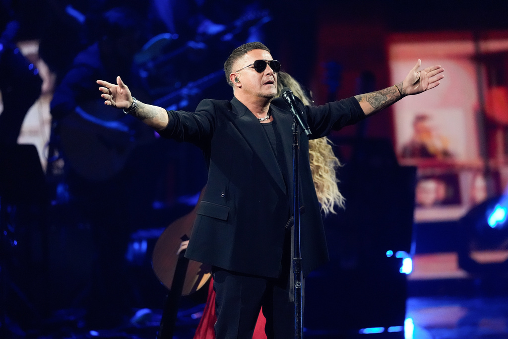 Alejandro Sanz performs during the 2025 Latin Grammys on Thursday, Nov. 13, 2025, at MGM Grand in Las Vegas. (AP Photo/Chris Pizzello)