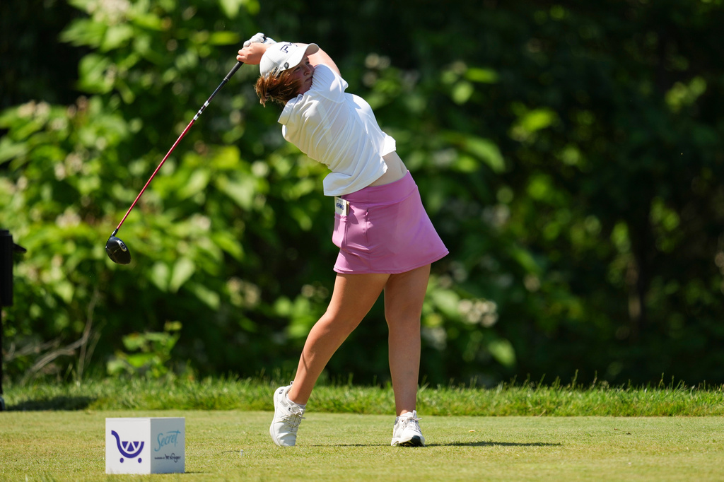 Lottie Woad hits from the seventh tee during the final round of the Queen City Championship LPGA golf tournament at Maketewah Country Club, Sunday, May 17, 2026, in Cincinnati. (AP Photo/Jeff Dean)